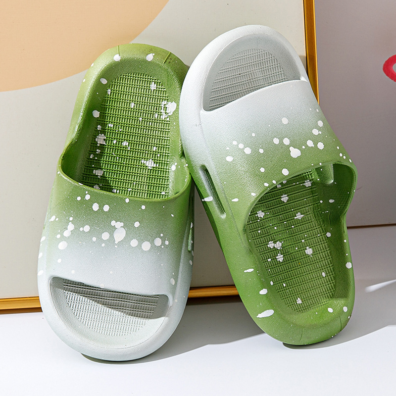 New Summer Gradient Children's Slippers Boys Girls Sandals Indoor and Outdoor Home Non-Slip Boys Sandals