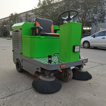 垃圾车驾驶式电动扫地车扫路机城市街道扫地机