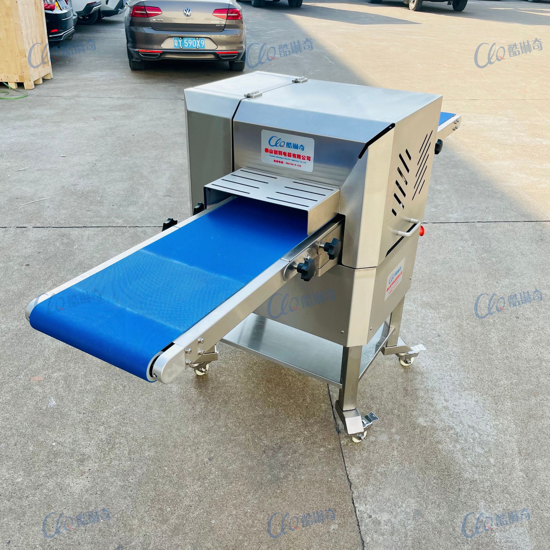 连续式水平切肉机猪牛羊肉切条机鲜肉熟肉切片机鸡鸭鱼肉分条机