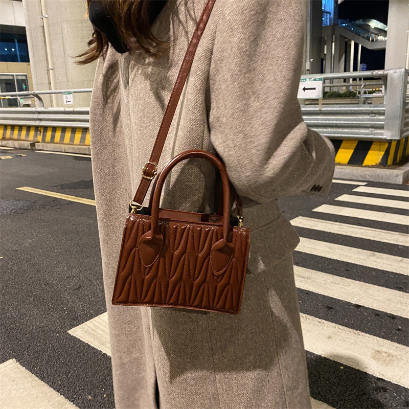 Women's Bag 2021 New Autumn and Winter Fashionable Stylish Solid Color Shoulder Messenger Bag Small Square Bag Handbag Women's Bag