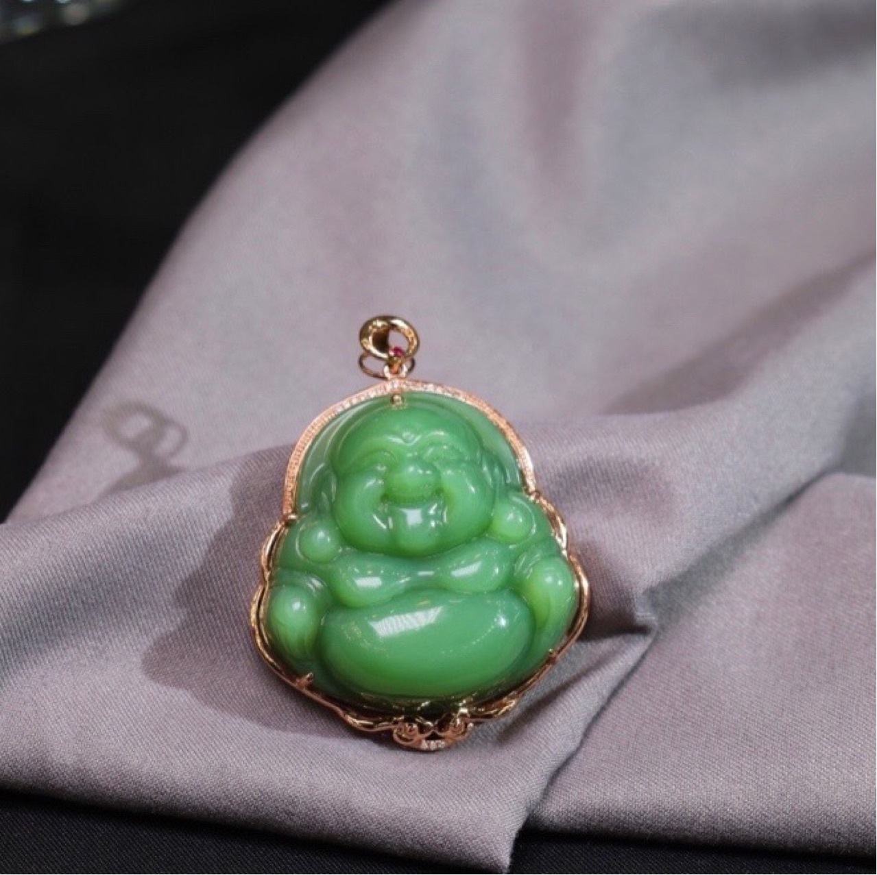 新疆和田玉精美老坑碧玉佛公18k金镶嵌伴南非钻石带证书终生保真