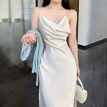 纯欲风法式设计感吊带连衣裙女2024年设计感小众气质显瘦开叉长裙
