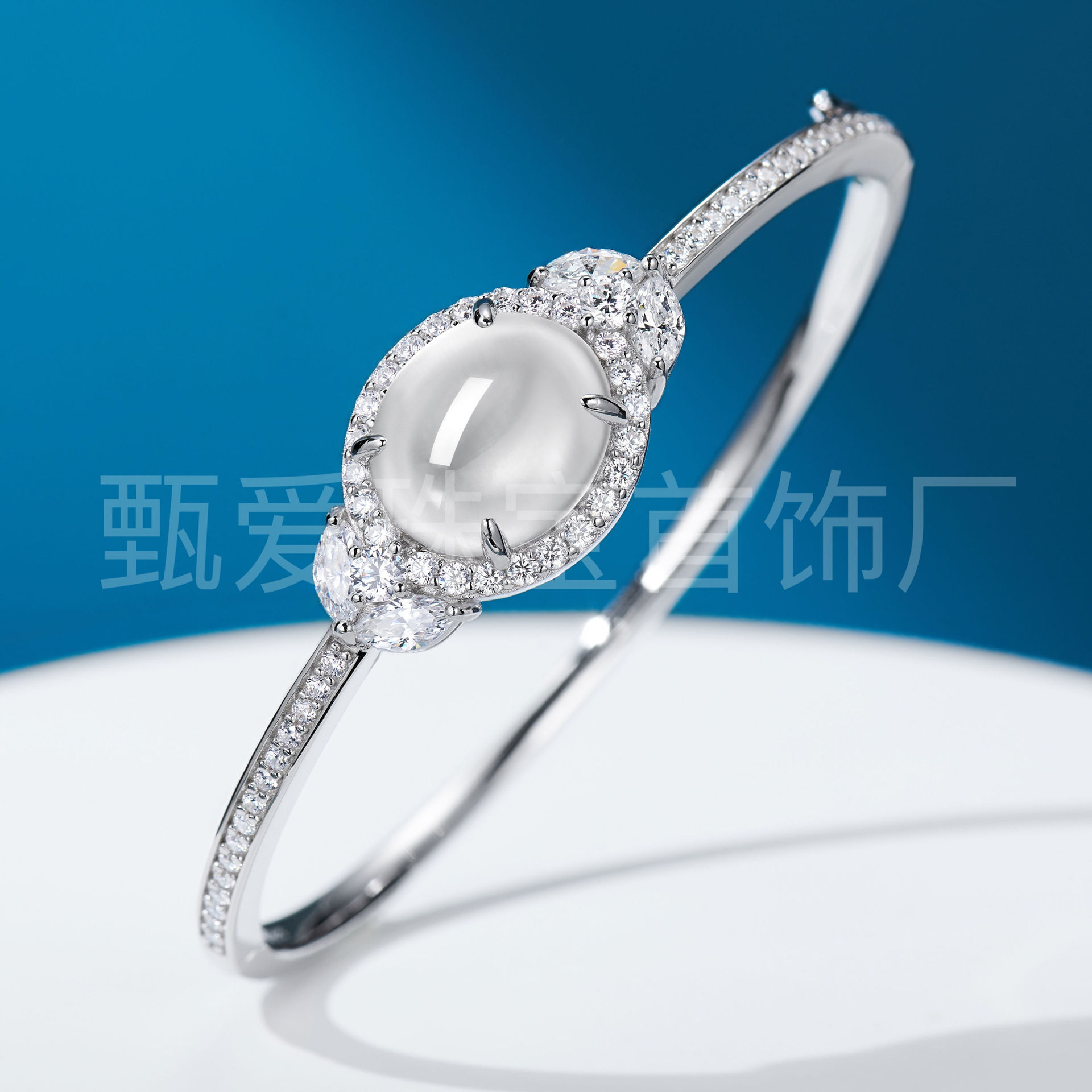 s925纯银国潮风围镶蛋形高冰水沫玉手镯气质奢华中高端珠宝批发