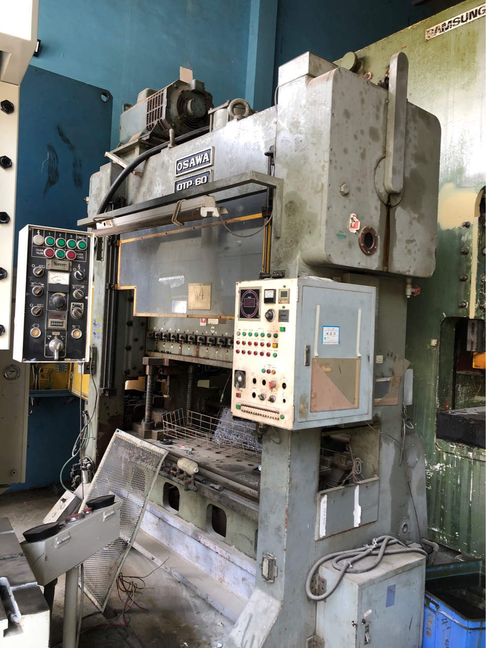 转让二手台湾气动冲床,协易160吨龙门单轴冲床,机靓少用