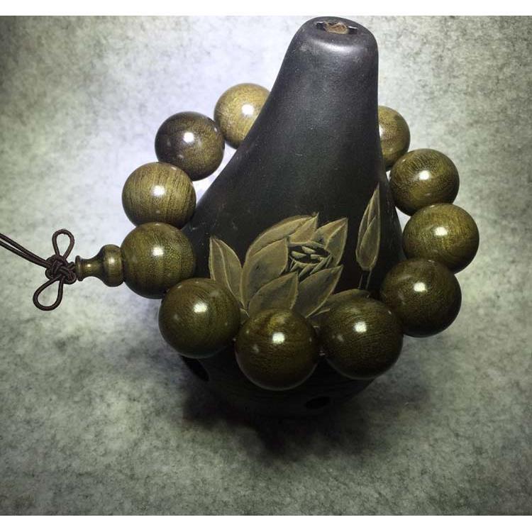 正宗四川小叶阴沉金丝楠乌木手工打磨绿料2.