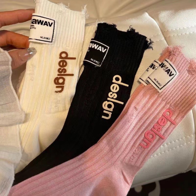 秋冬中筒日系保暖早春破洞乞丐袜子女布标字母高端立体网红爆款