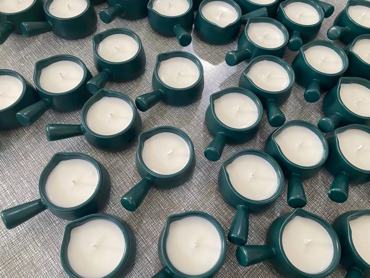 38-42度低温蜡烛含有精油成分按摩蜡烛薰衣草香型香氛按摩蜡烛