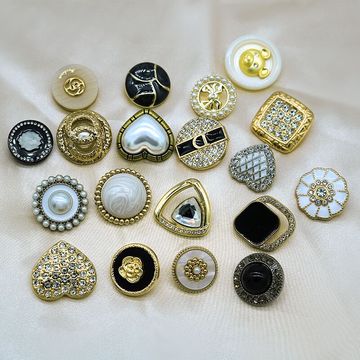 珍珠爱心纽扣批发滴油金属扣小香风大衣扣子高端女士外套辅料钮扣