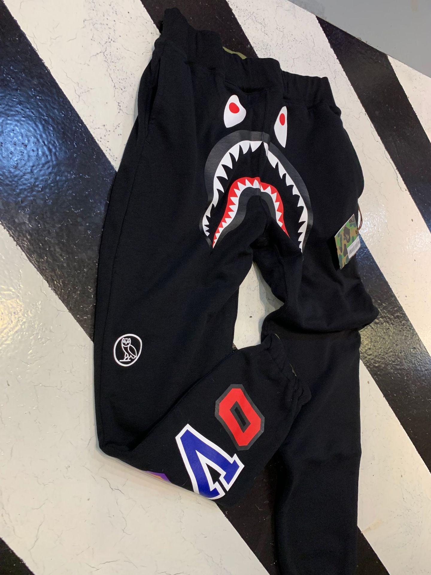 跨境批发2021新款bape联名鲨鱼迷彩印花双面穿卫裤男女潮牌休闲裤