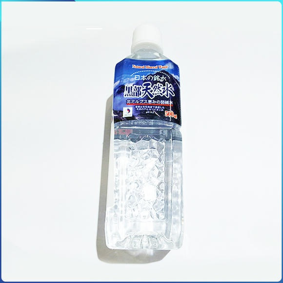 批发日本进口矿泉水 黑部饮用天然水弱碱水纯净水饮品整箱500ml