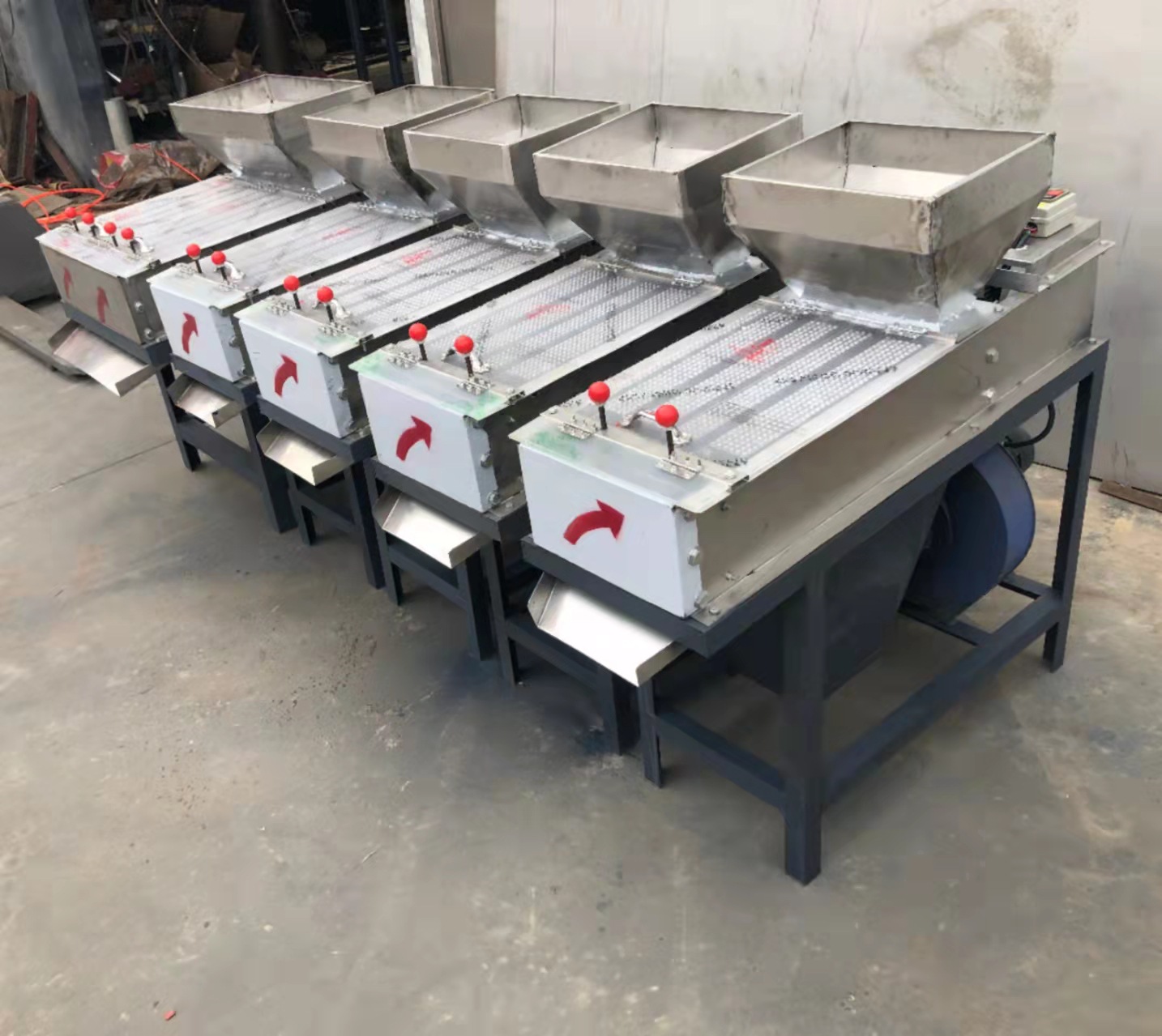 花生米脱皮机 花生脱皮机 花生红衣脱皮机 干法脱皮机 花生去皮机