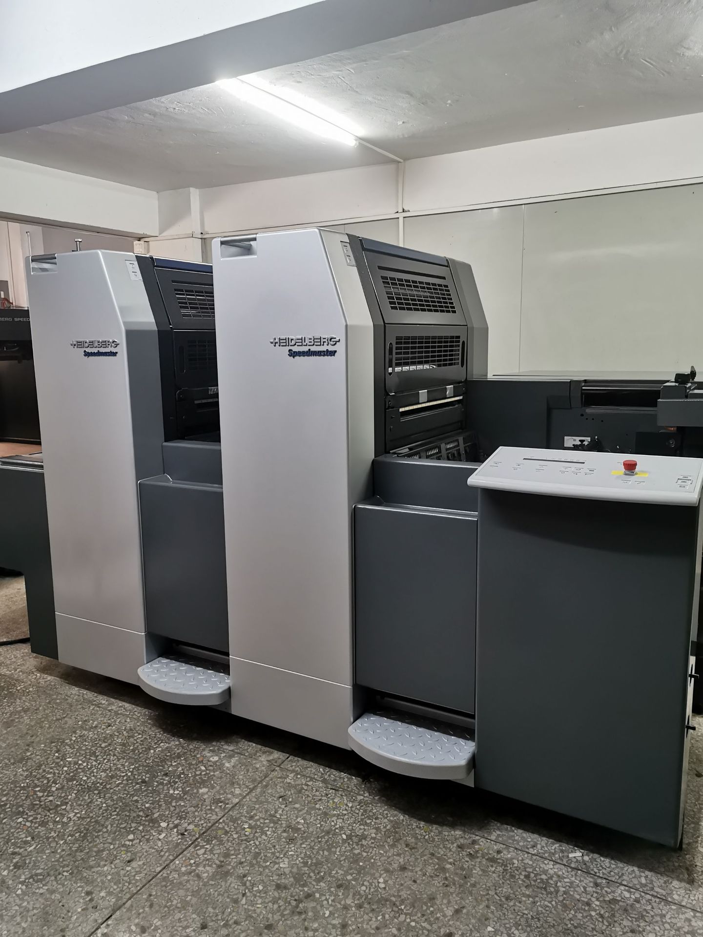 转让2004年产海德堡sm52-2六开双色印刷机