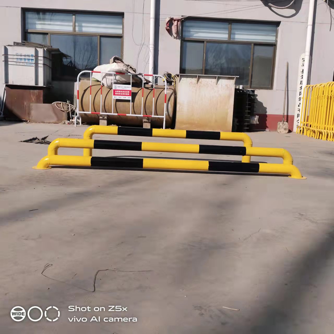 现货防撞杆车库限位停车位厂区道路黑黄u型钢管阻车护栏挡车器