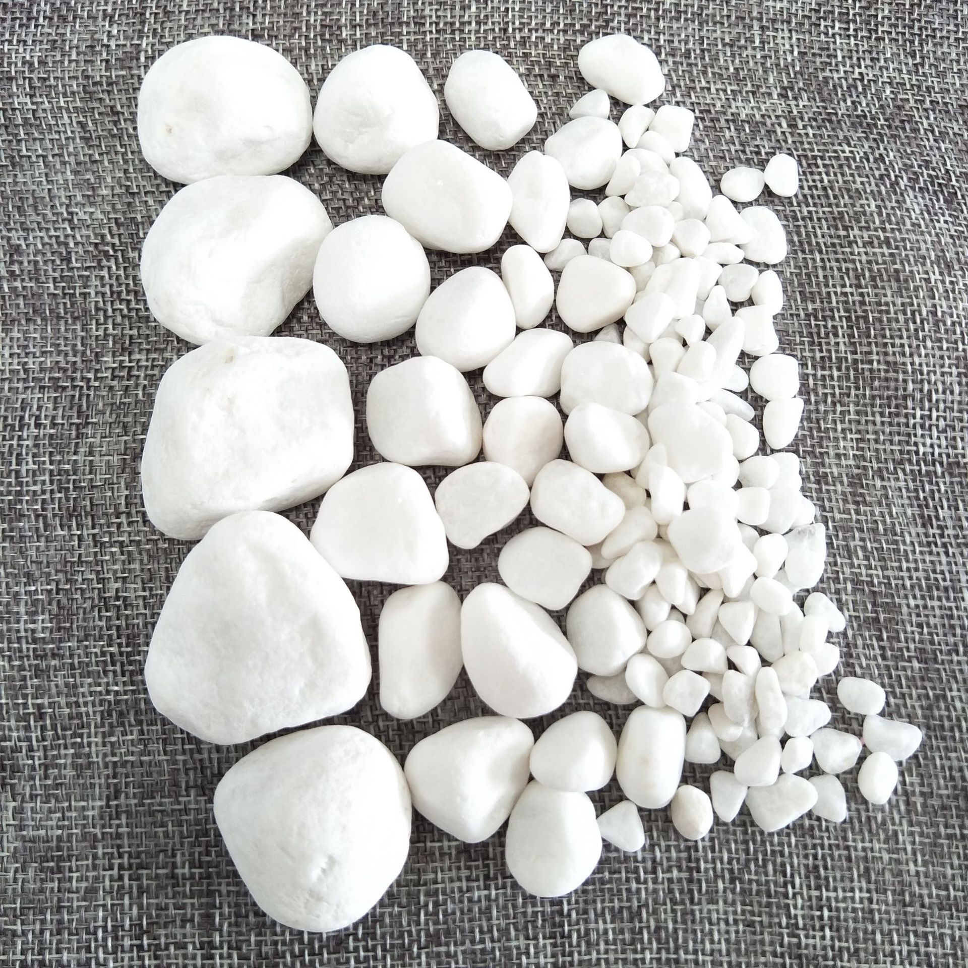 白石子小白石头造景白色鹅卵石景观庭院铺路铺地花园盆栽装饰