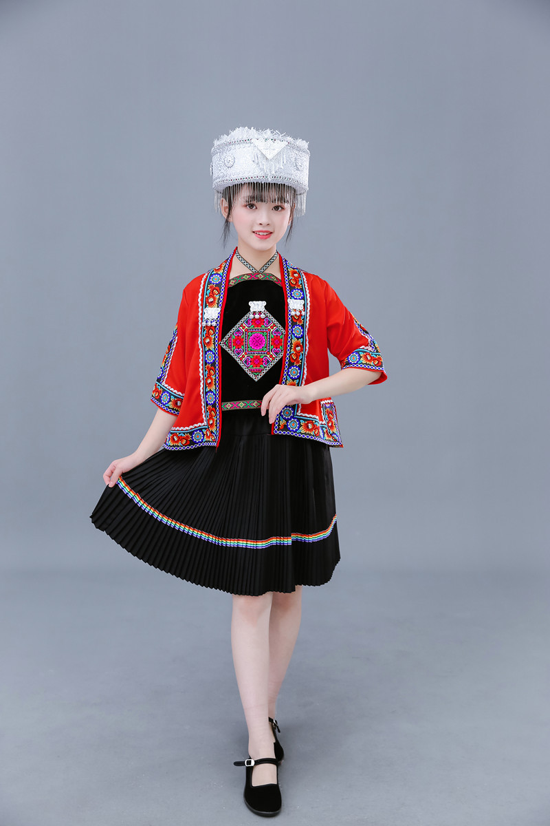56个少数民族特色传统畲族男女儿童演出服云南舞台舞蹈表演服装新