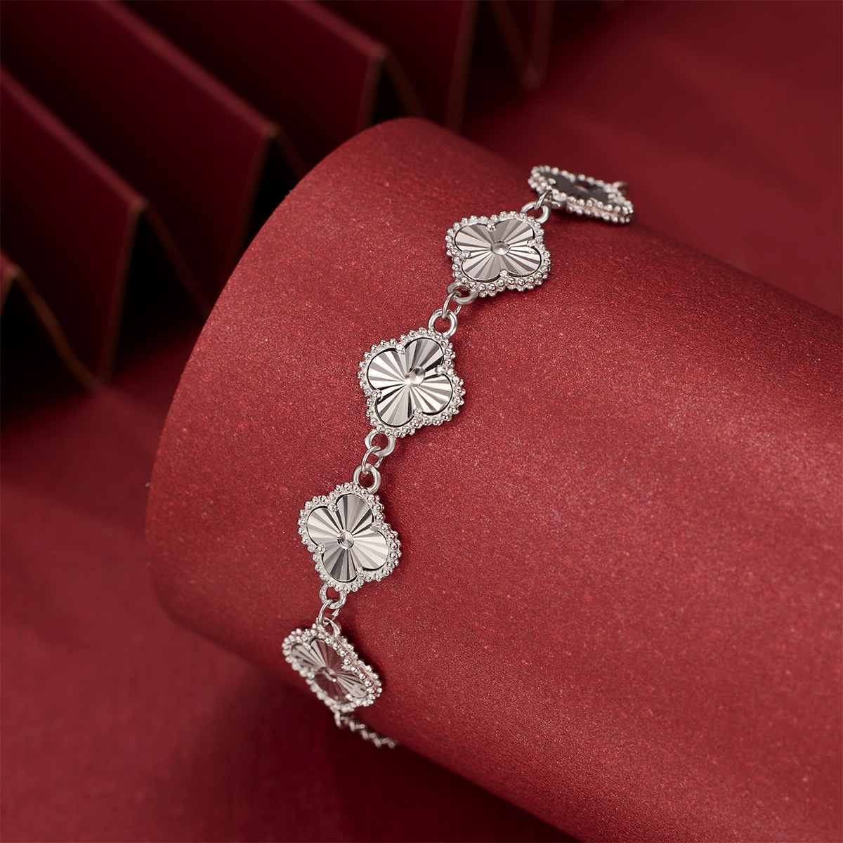 银城s925纯银幸运花双面车花手链时尚轻奢车花镭射五朵四叶草手饰