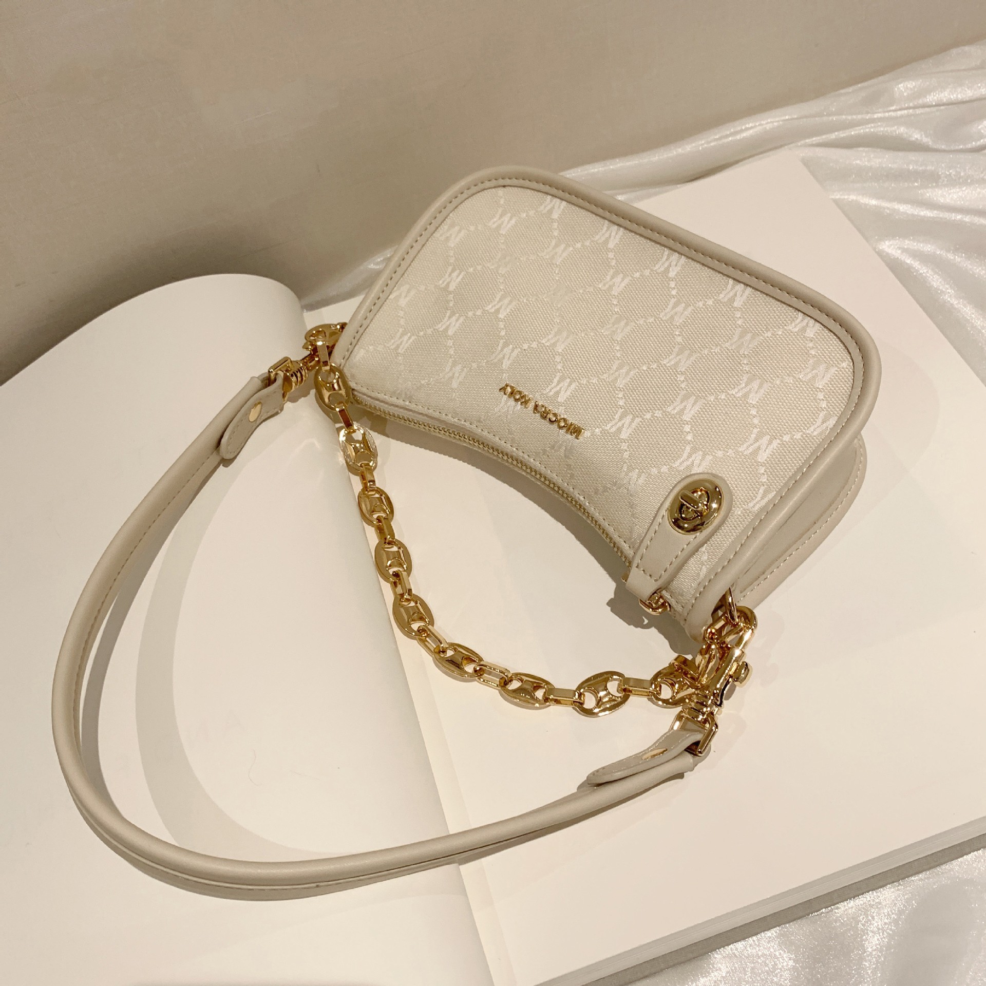 miocra koly 千禧时代单肩腋下包2021新款潮爆款小包包女夏斜挎包