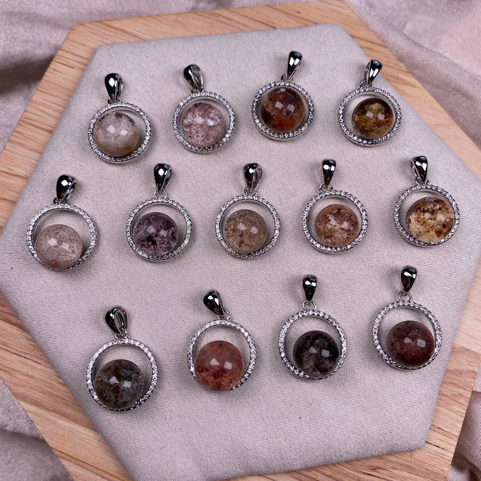 四季幽灵吊坠满钻镶嵌彩幽灵女款饰品坠挂坠品质好无棉裂通透明亮