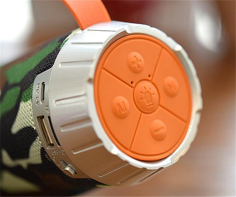 tg501户外无线蓝牙音箱跨境外贸便携手电筒插卡小音响speaker