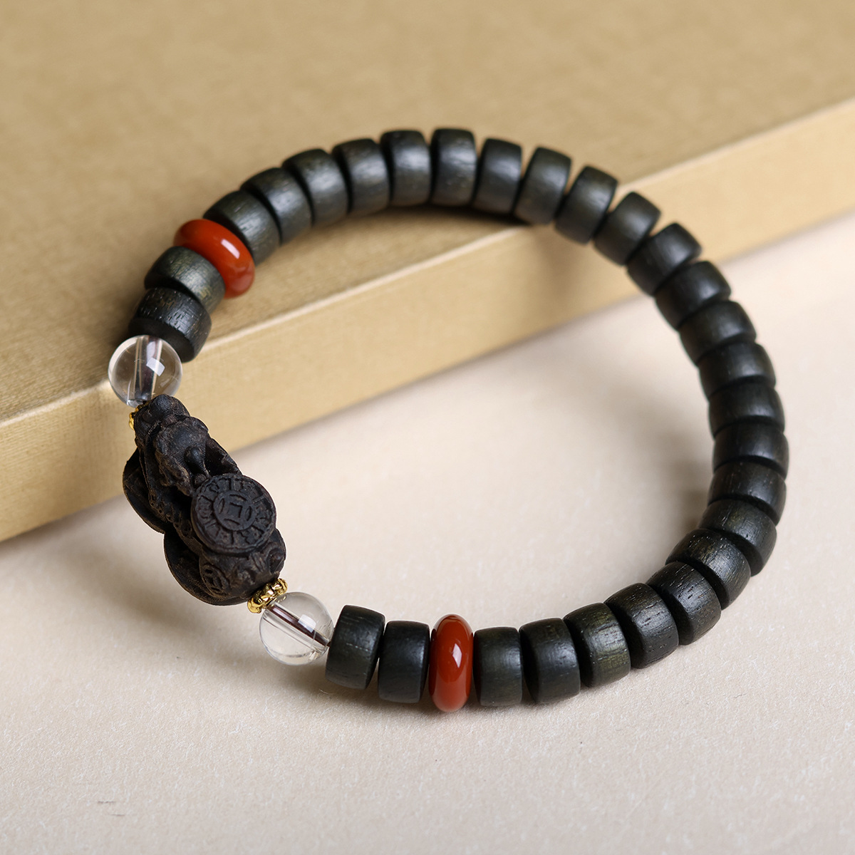 绿奇楠沉香木药片珠手串文玩木制雕刻貔貅天然白水晶手链批发女男