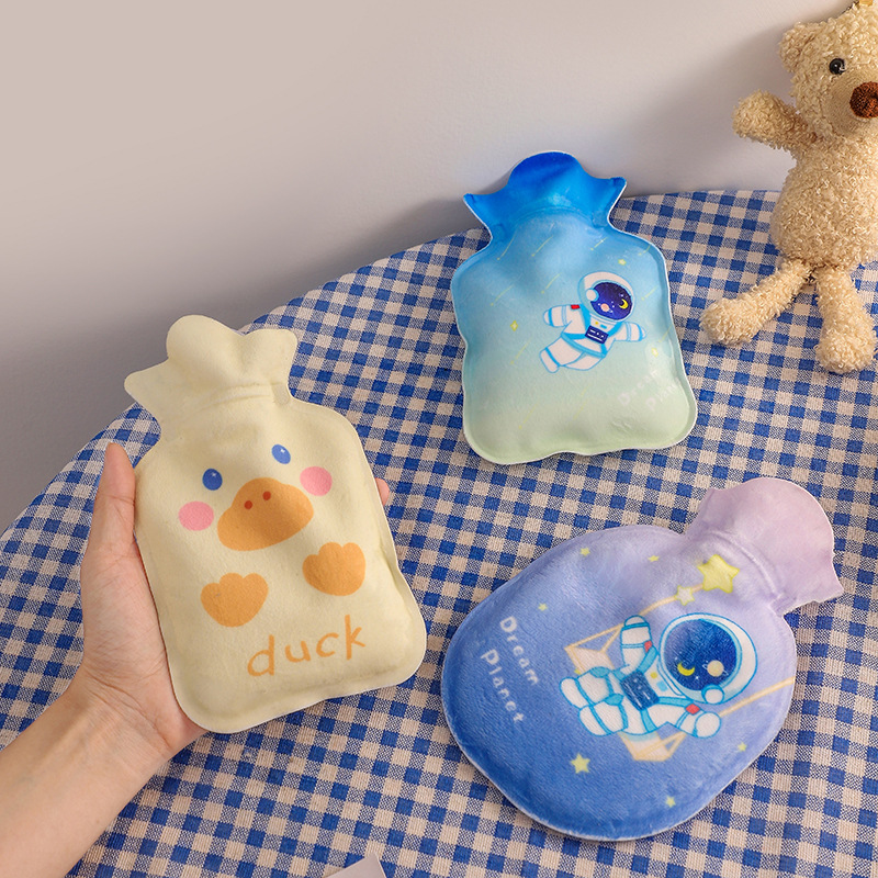 Factory Direct Supply Winter Cartoon Warm Belly Hot Water Injection Bag Wholesale Cute Mini-Portable PVC Hot-Water Bag