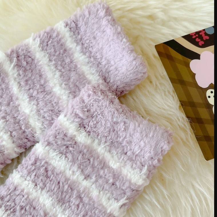 Autumn and Winter New Striped Socks Ladies Extra Thick No Hair Shedding Coral Fleece Socks Warm-Keeping Socks Casual Sleeping Socks Wholesale