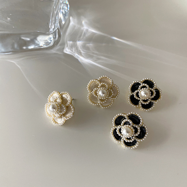 French Style Three-Dimensional Flower Stud Earrings Retro Elegant All-Match Pearl Earrings Mori Camellia Fairy Earrings Sweet Cool Style