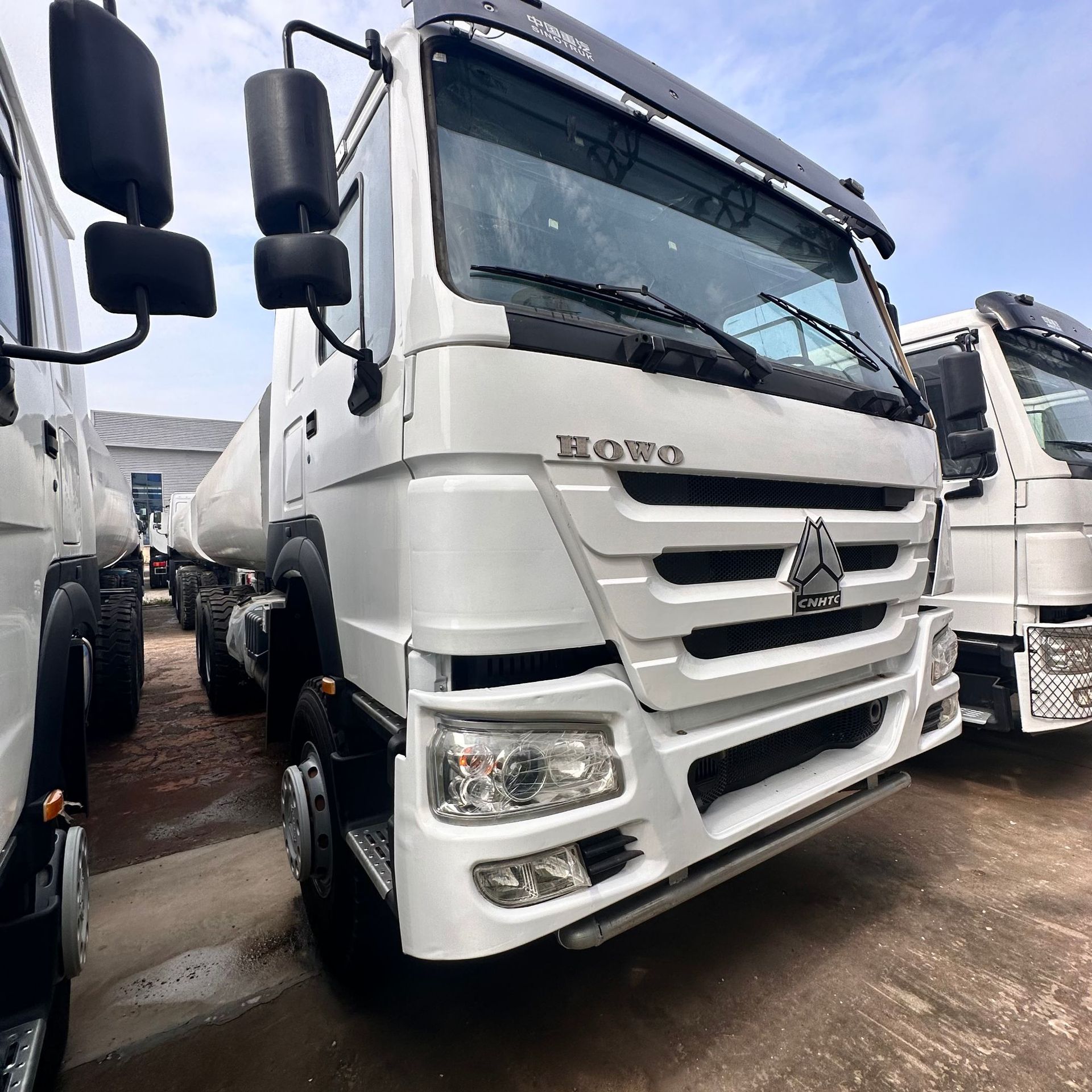 出口二手20方大型油罐车豪沃HOWO液体罐油罐车厂家供应现货库存