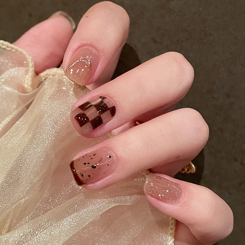 新款显白穿戴式美甲假指甲贴片女生ins网红棋盘格可拆卸冬季喜庆
