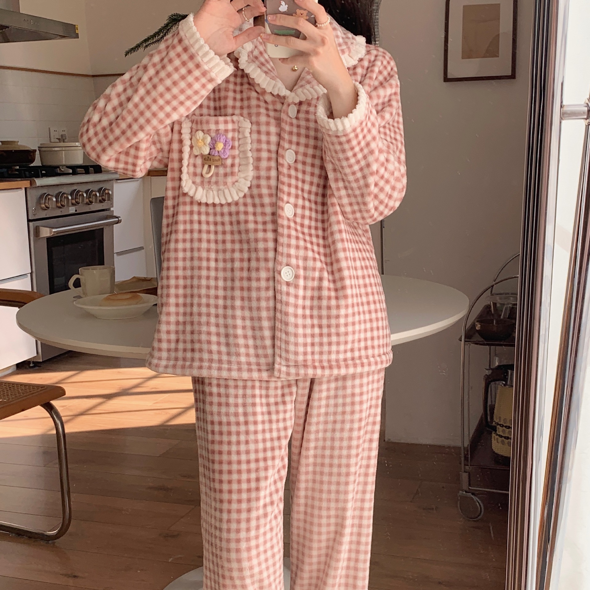 批发甜美花朵格子加厚珊瑚绒睡衣女士秋冬季长袖法兰绒套装家居服