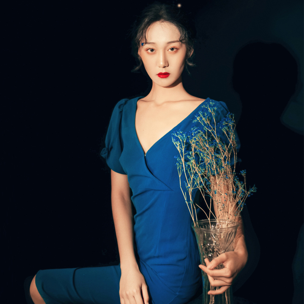 新款摄影工作室影楼写真主题服装女孩艺术照拍摄礼服简约时尚女装-阿