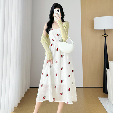 高品质韩版法式时尚吊带裙夏季收腰甜美海边度假小仙女刺绣连衣裙
