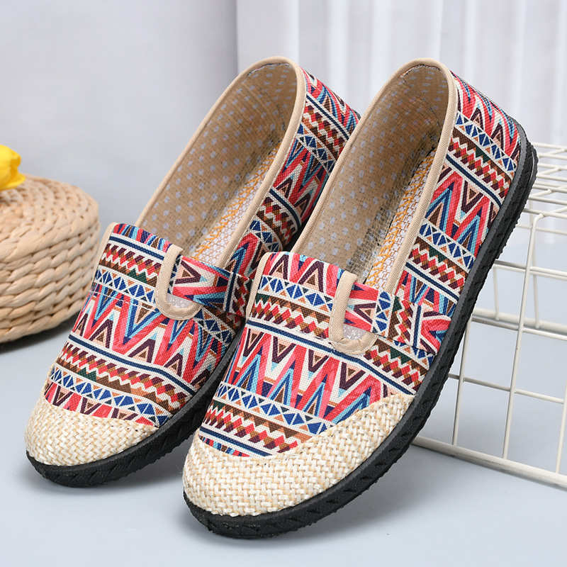 Beijing Cloth Shoes Women's Middle-Aged and Elderly Mothers' Shoes Non-Slip Soft Bottom Beef Tendon Bottom Canvas Work Embroidery