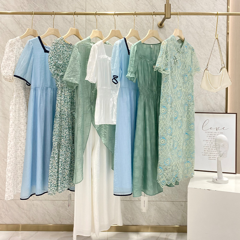 乐町 连衣裙新款杭州四季青服装女装品牌折扣一手直播货源批发