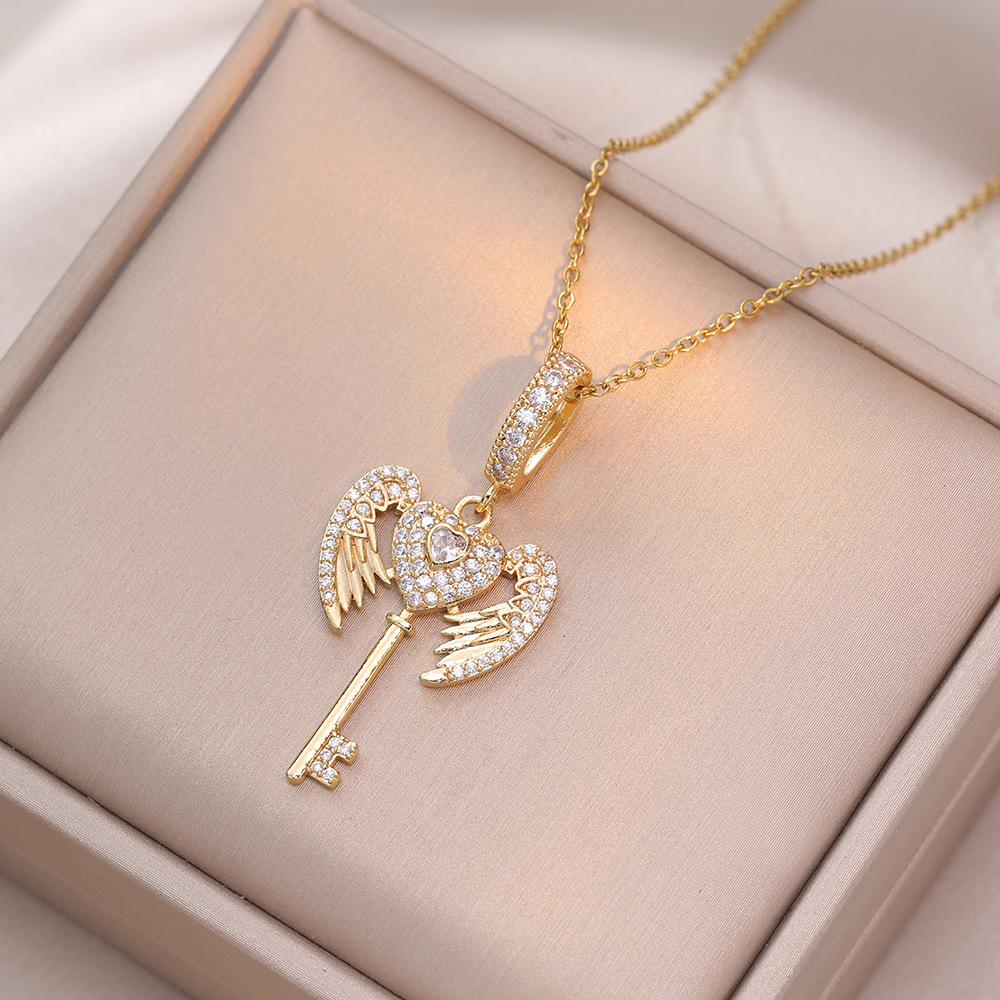 项链女 韩版轻奢爱心锆石天使之翼吊坠时尚百搭锁骨链高级感项链