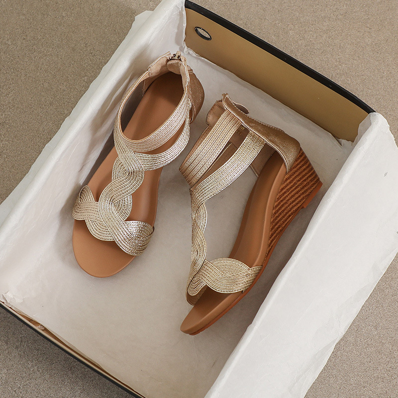 罗马凉鞋女夏坡跟2024波西米亚民族风复古度假旅游大码女鞋41一43