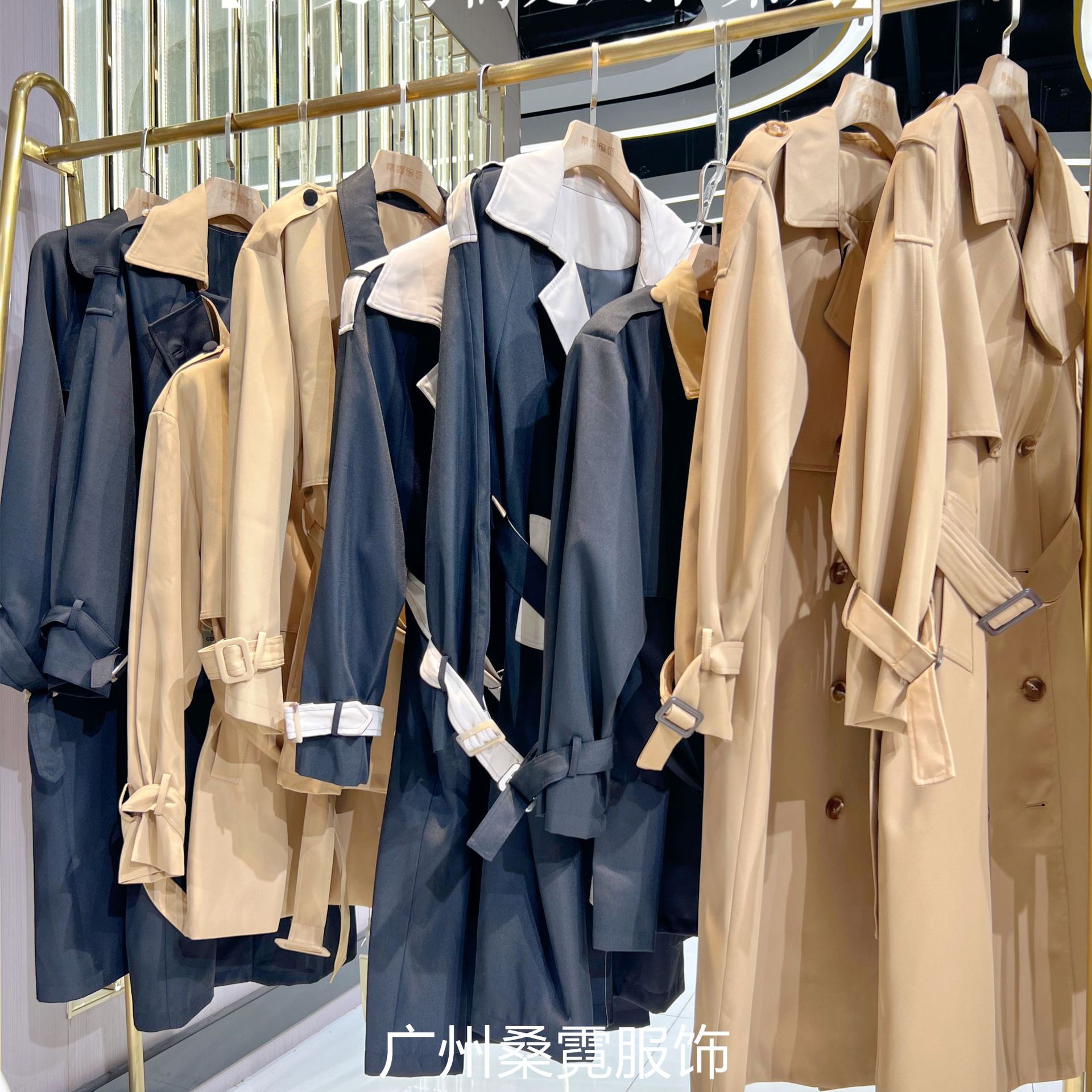 歌曼莉秋款风衣外套系列品牌折扣女装批发厂家尾货货源供应-阿里巴巴