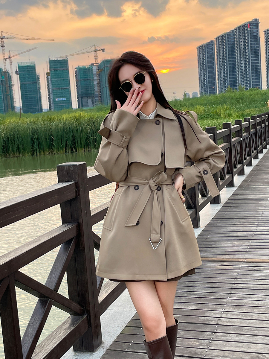 卡其色短款风衣外套女2023春秋季新款英伦风气质小个子复古大衣潮