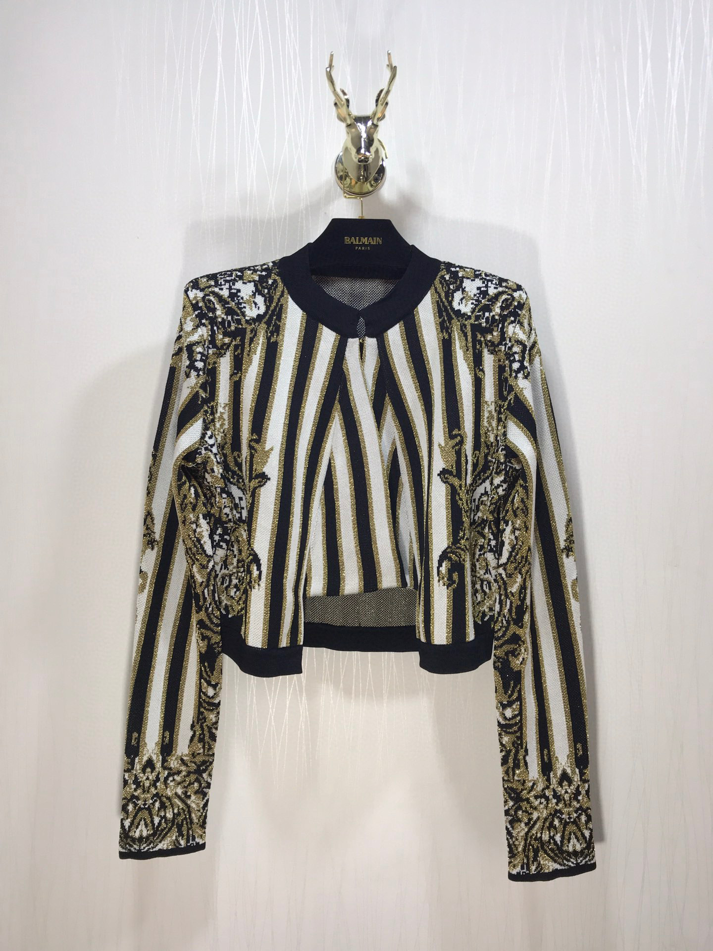 小众21早春新款 烫金重磅工艺 复古宫廷气质 垫肩针织开衫