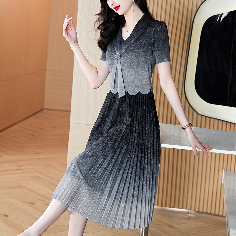 2024夏季新款星空配色时尚高级感显瘦假两件设计压褶褶皱连衣裙女