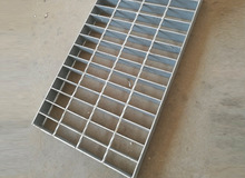 钢格板 镀锌踏步板 钢格栅 镀锌钢格栅板 热镀锌钢格板