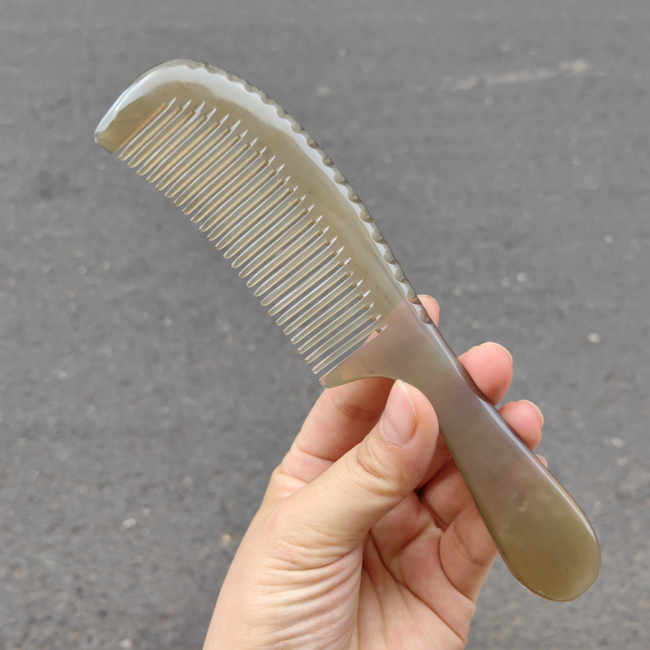 真牛角梳子批发天然正品牦牛角梳不起静电养发润发精品圆柄光面梳