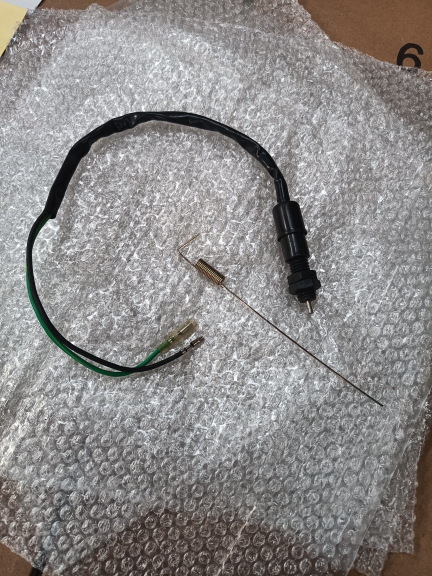 三轮车70 110摩托车断电开关脚刹开关电动车弹簧后刹车开关线通用