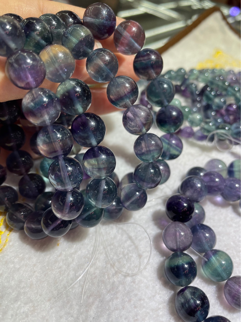 厂家直销天然梦幻色彩萤石手链单圈搭千层萤石水晶饰品手串女礼物