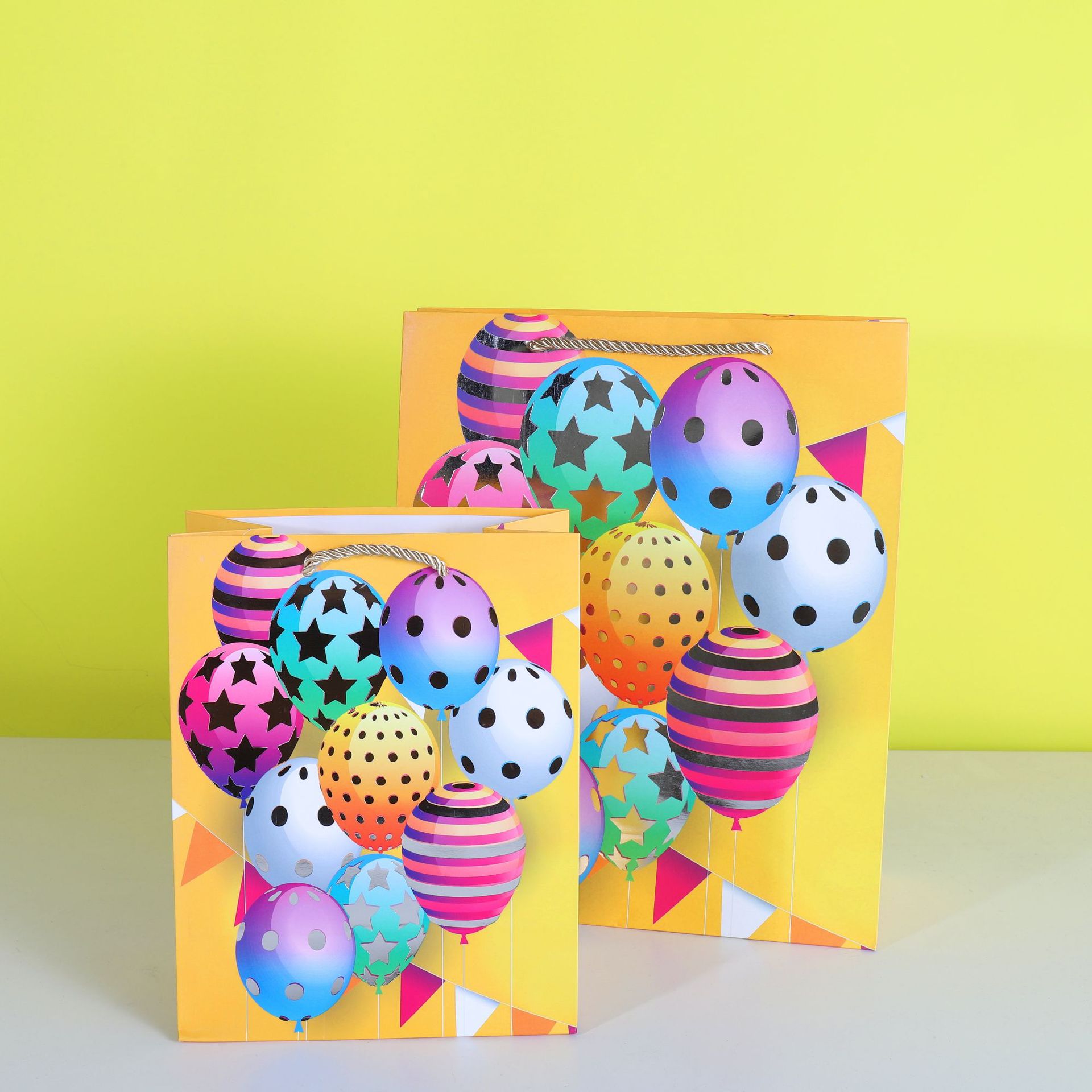 烫金生日系列纸袋子蛋糕庆生礼品袋气球白卡手提袋现货批发环球袋