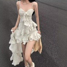 碎花吊带连衣裙女2024夏季设计新款荷叶不规则气质收腰长裙子