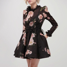 澳洲新款花朵印花黑色短款连衣裙女花边拼接系带长袖裙子气质时尚