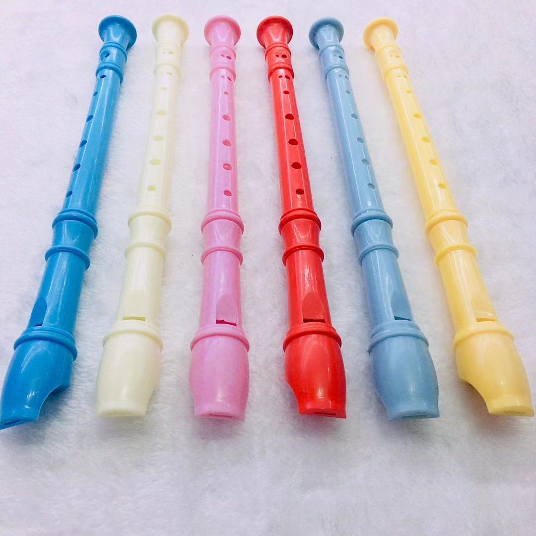 SOURCE Factory Wholesale 2 Yuan Plastic Color Clarionet Stall Supply White Plastic Flute Children Toy Flute Flute