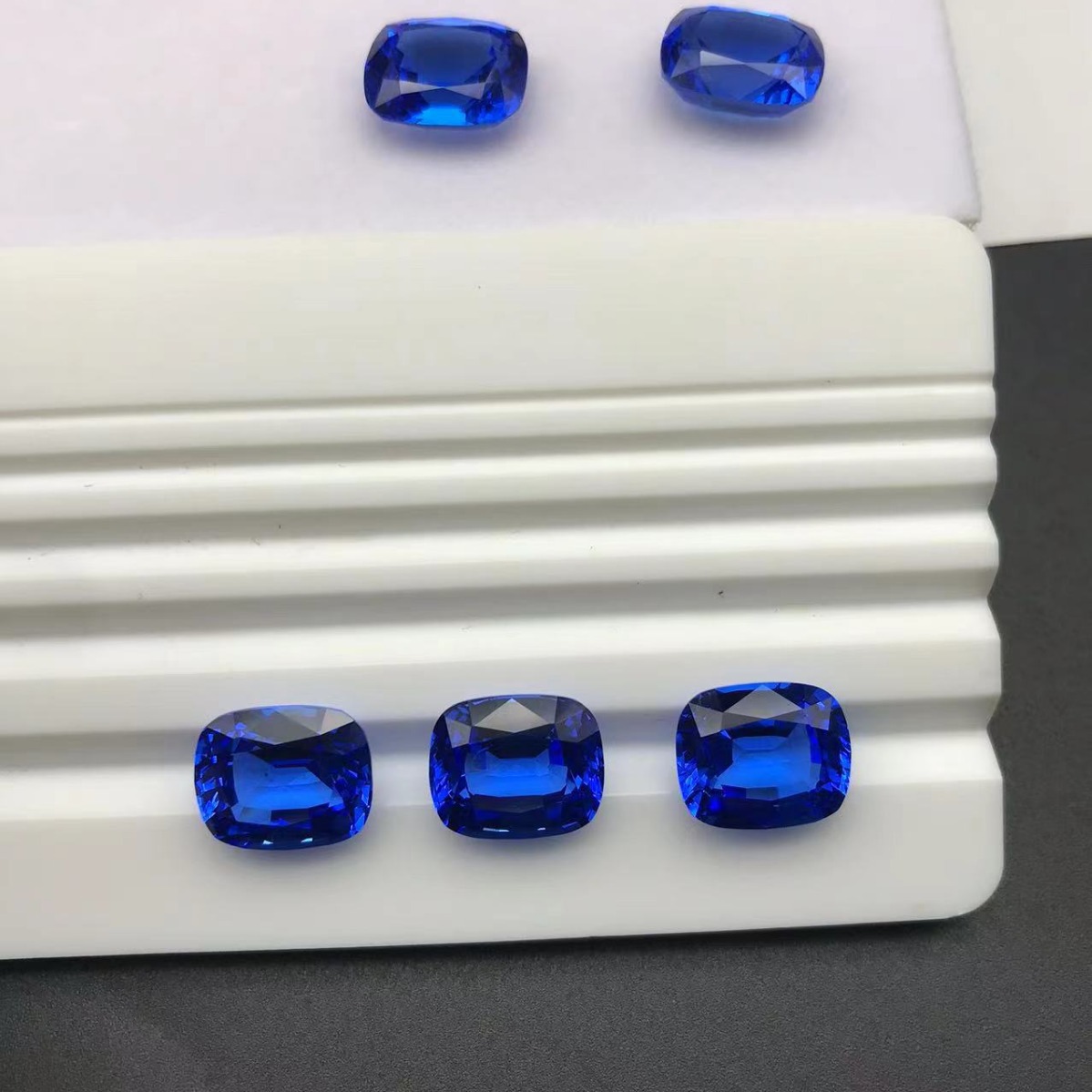 人工培育钻石实验室钴蓝尖晶天铁紫原矿蓝小妖 首饰镶嵌裸石批发