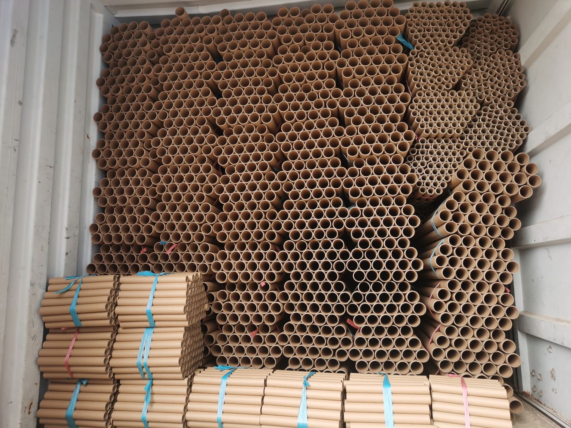 纸管批发 卷布覆膜硬纸芯包装筒鱼竿包装纸罐物流打包灯管纸罐